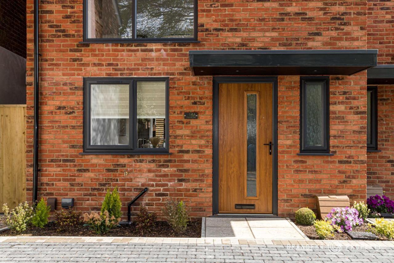 Denmark House By Grandeur Property Villa Poole Exteriör bild
