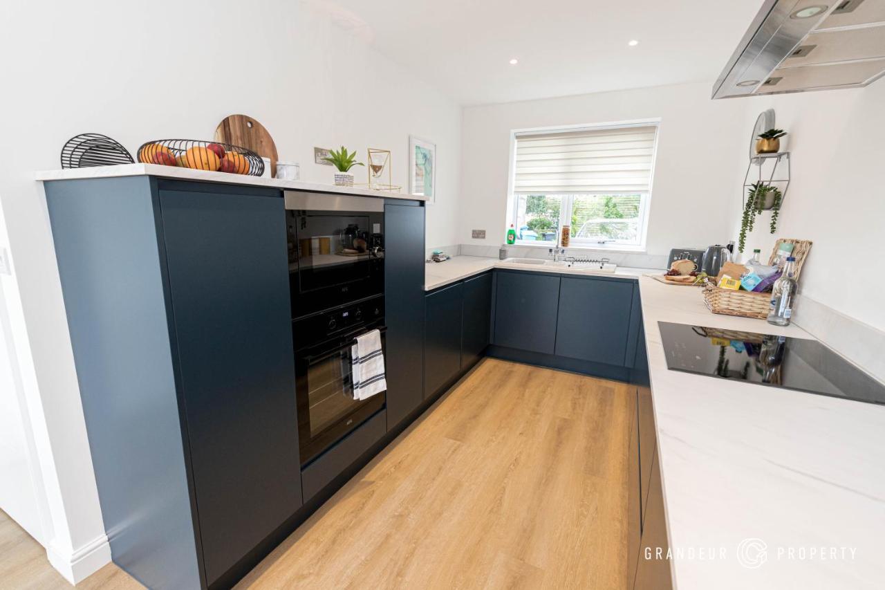 Denmark House By Grandeur Property Villa Poole Exteriör bild
