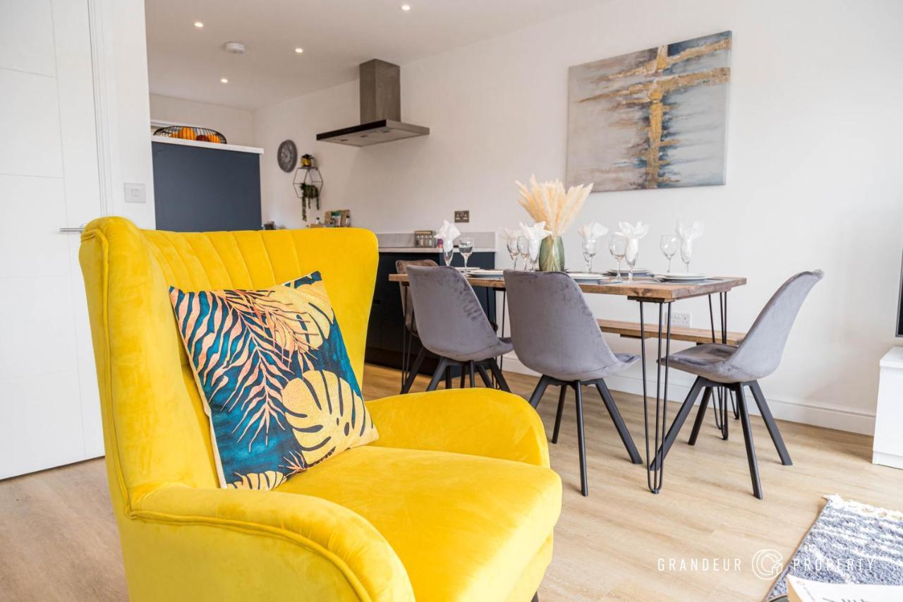 Denmark House By Grandeur Property Villa Poole Exteriör bild