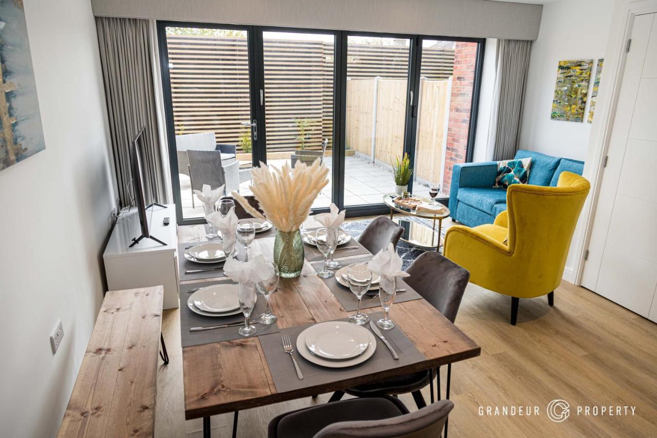 Denmark House By Grandeur Property Villa Poole Exteriör bild