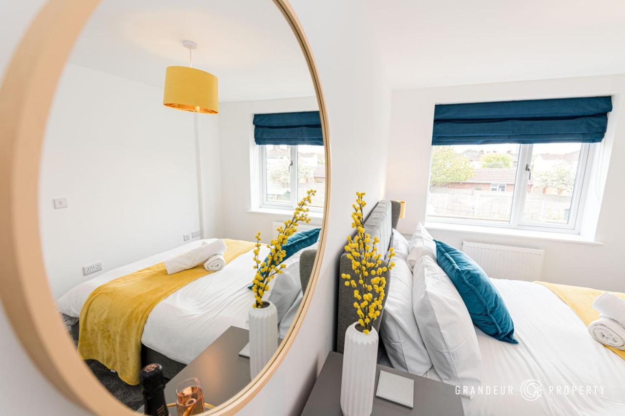 Denmark House By Grandeur Property Villa Poole Exteriör bild